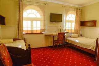 Мотели Revita Юзефув Стандартный двухместный номер с 1 кроватью или 2 отдельными кроватями и видом на сад-2